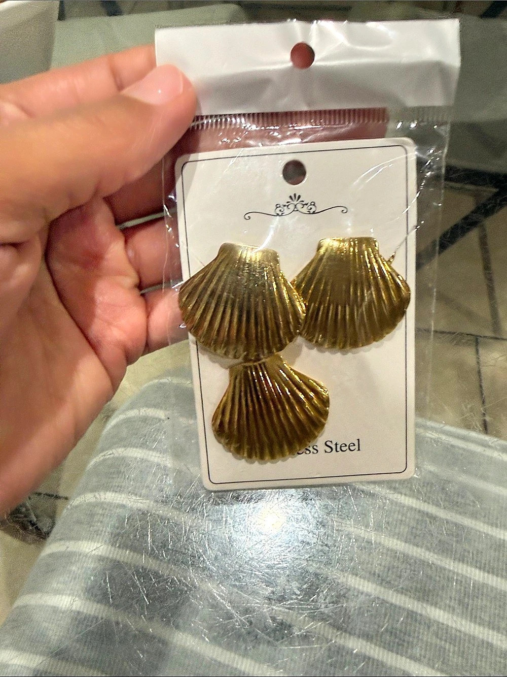 Gold Shell Earrings NWT